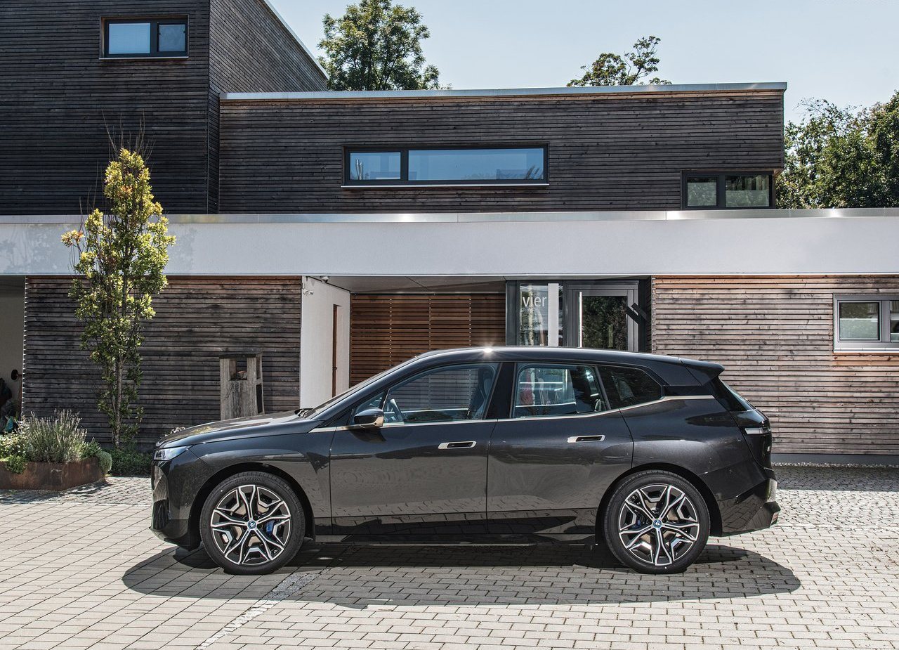 2022 - BMW iX xDRIVE50, foto 25