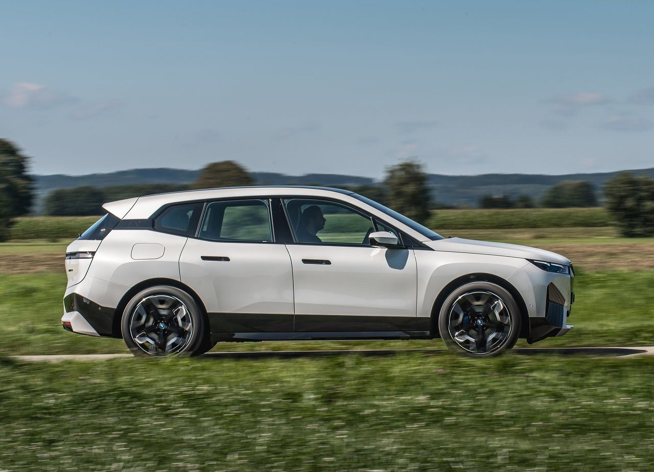 2022 - BMW iX xDRIVE50, foto 27
