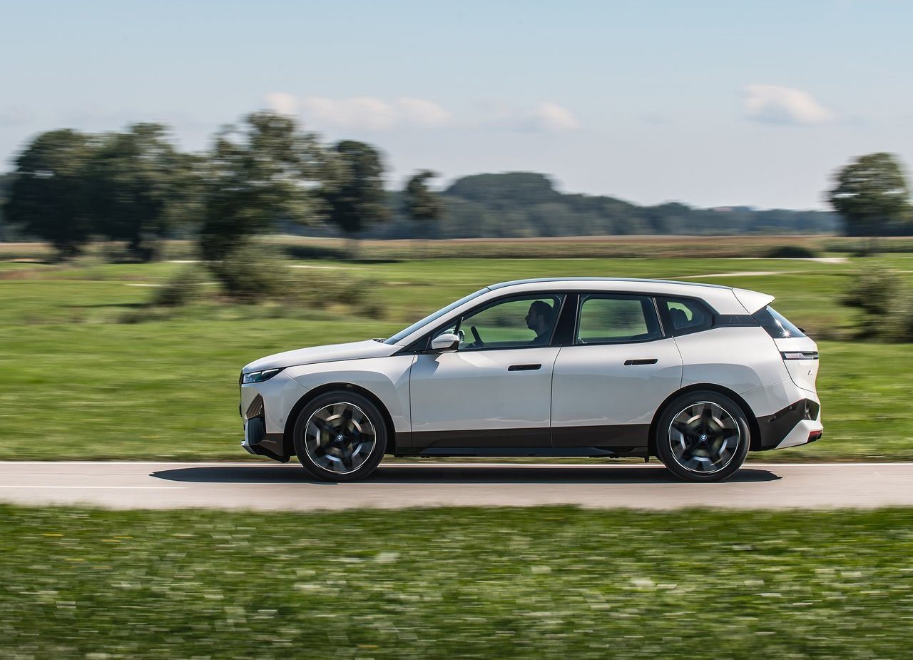 2022 - BMW iX xDRIVE50, foto 28