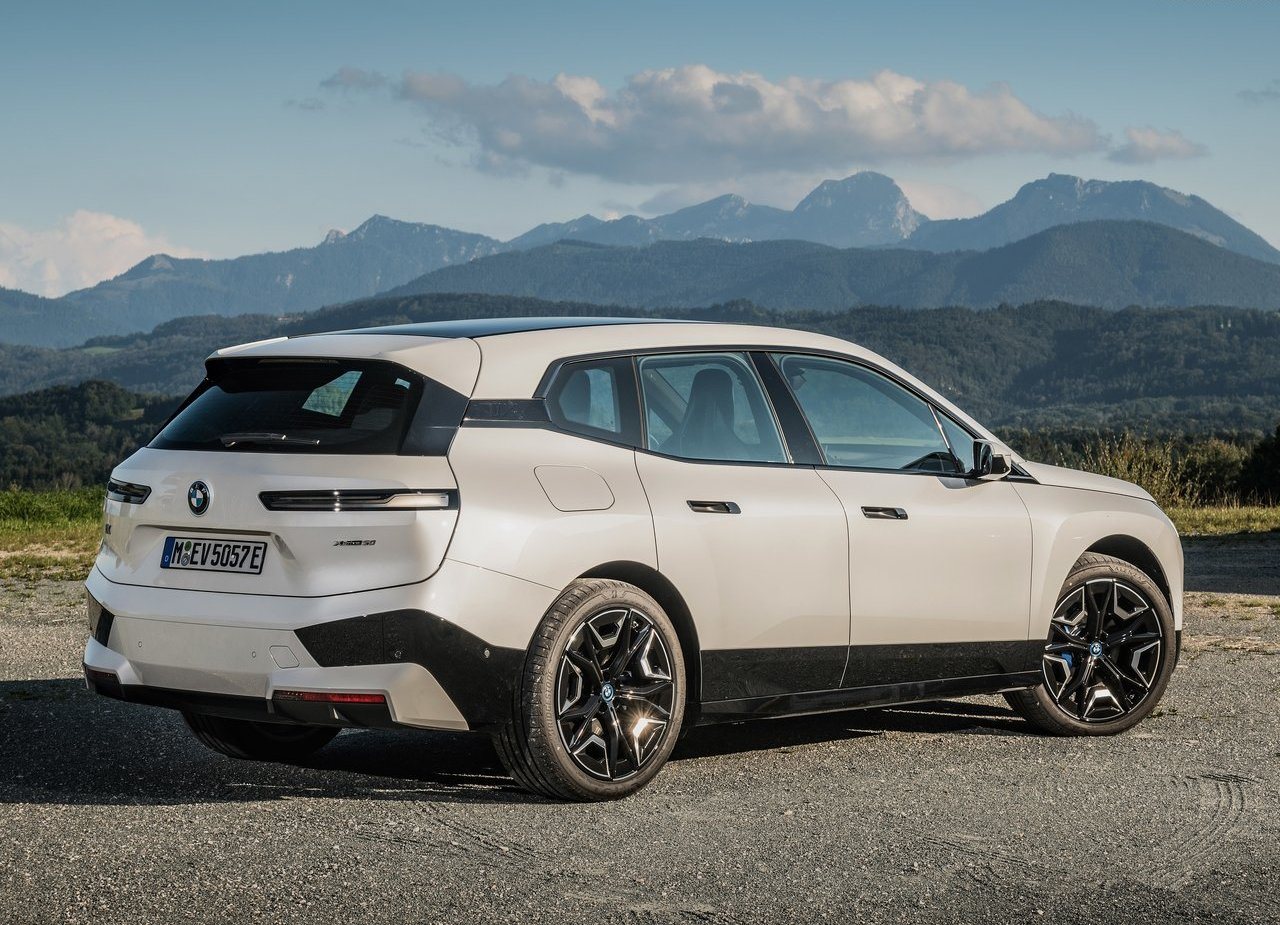 2022 - BMW iX xDRIVE50, foto 29