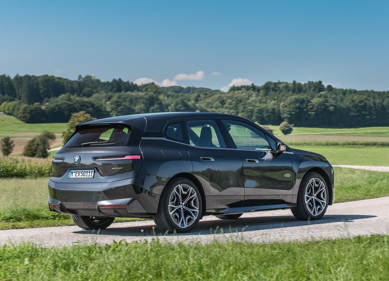 2022 - BMW iX xDRIVE50, foto 34