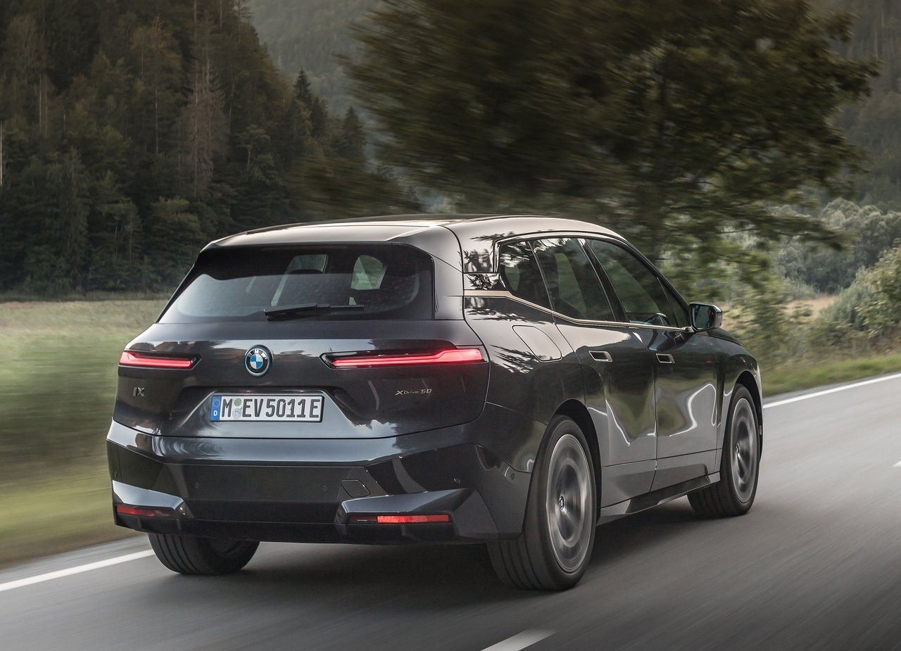 2022 - BMW iX xDRIVE50, foto 35