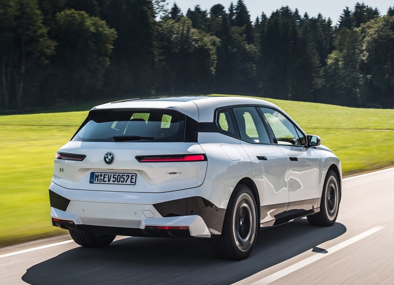 2022 - BMW iX xDRIVE50, foto 36