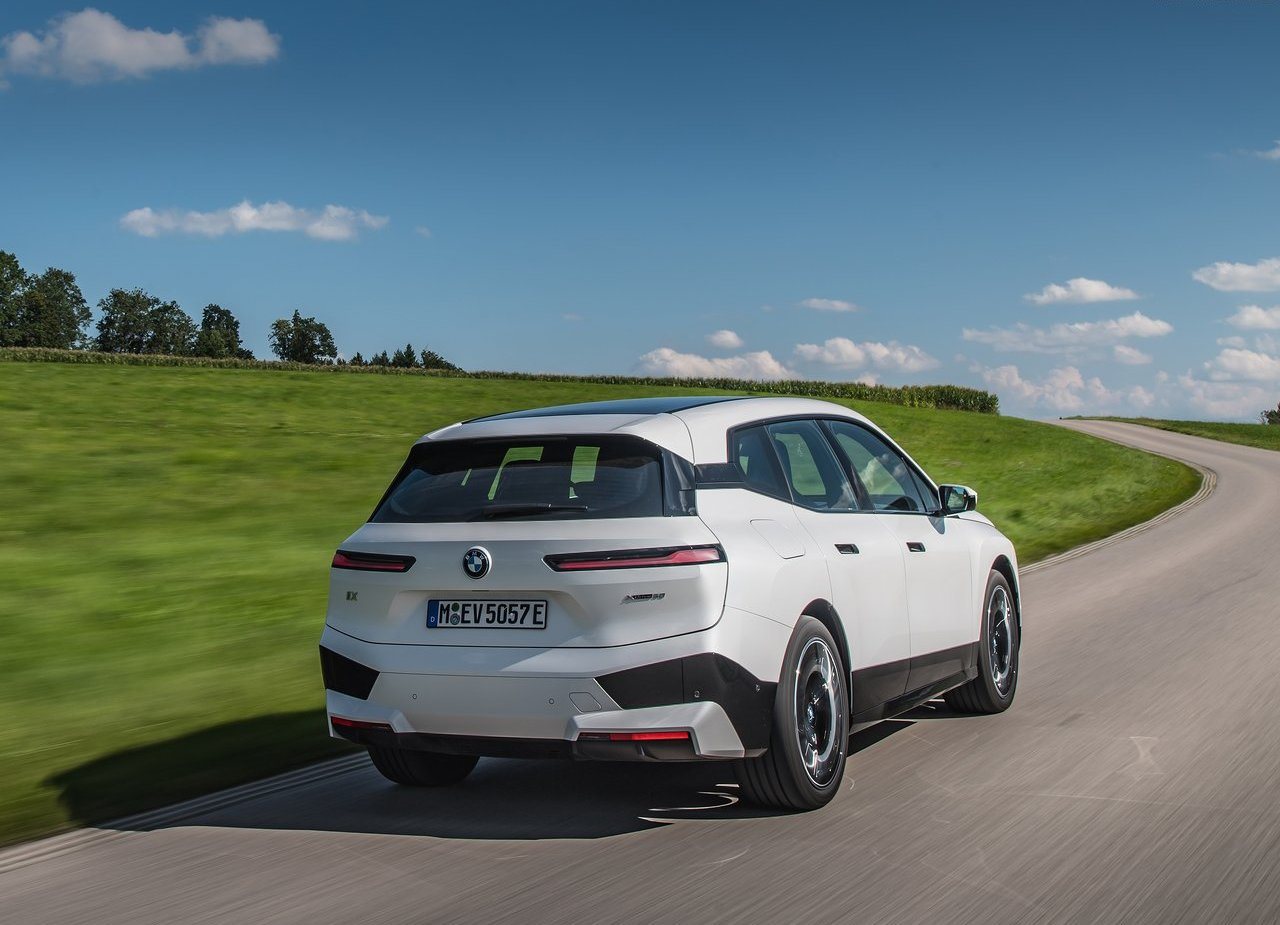 2022 - BMW iX xDRIVE50, foto 37