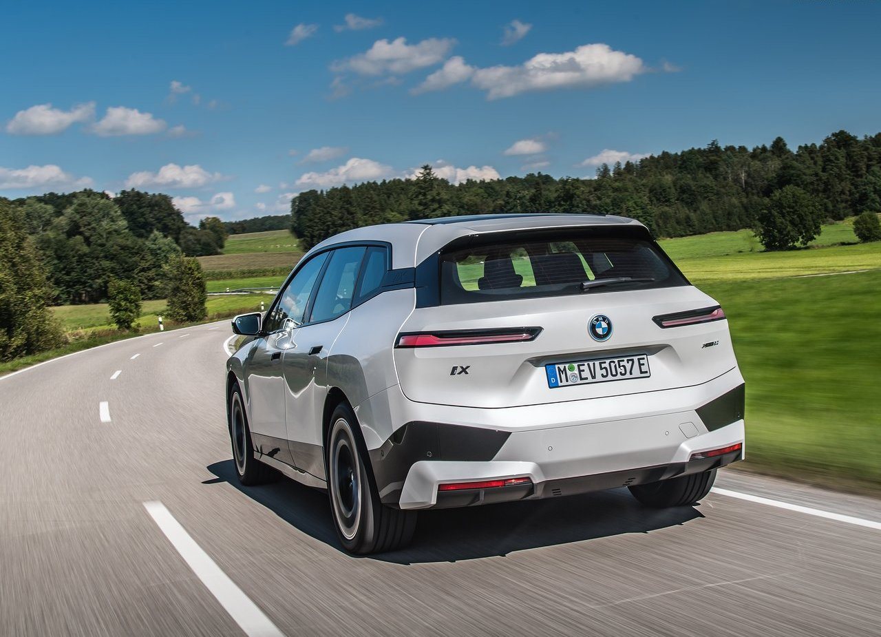 2022 - BMW iX xDRIVE50, foto 38