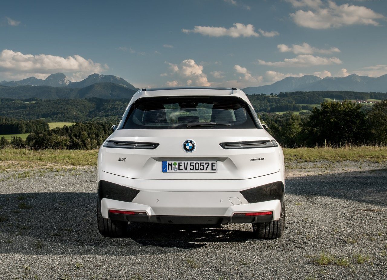 2022 - BMW iX xDRIVE50, foto 45