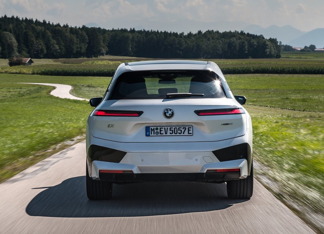 2022 - BMW iX xDRIVE50, foto 47