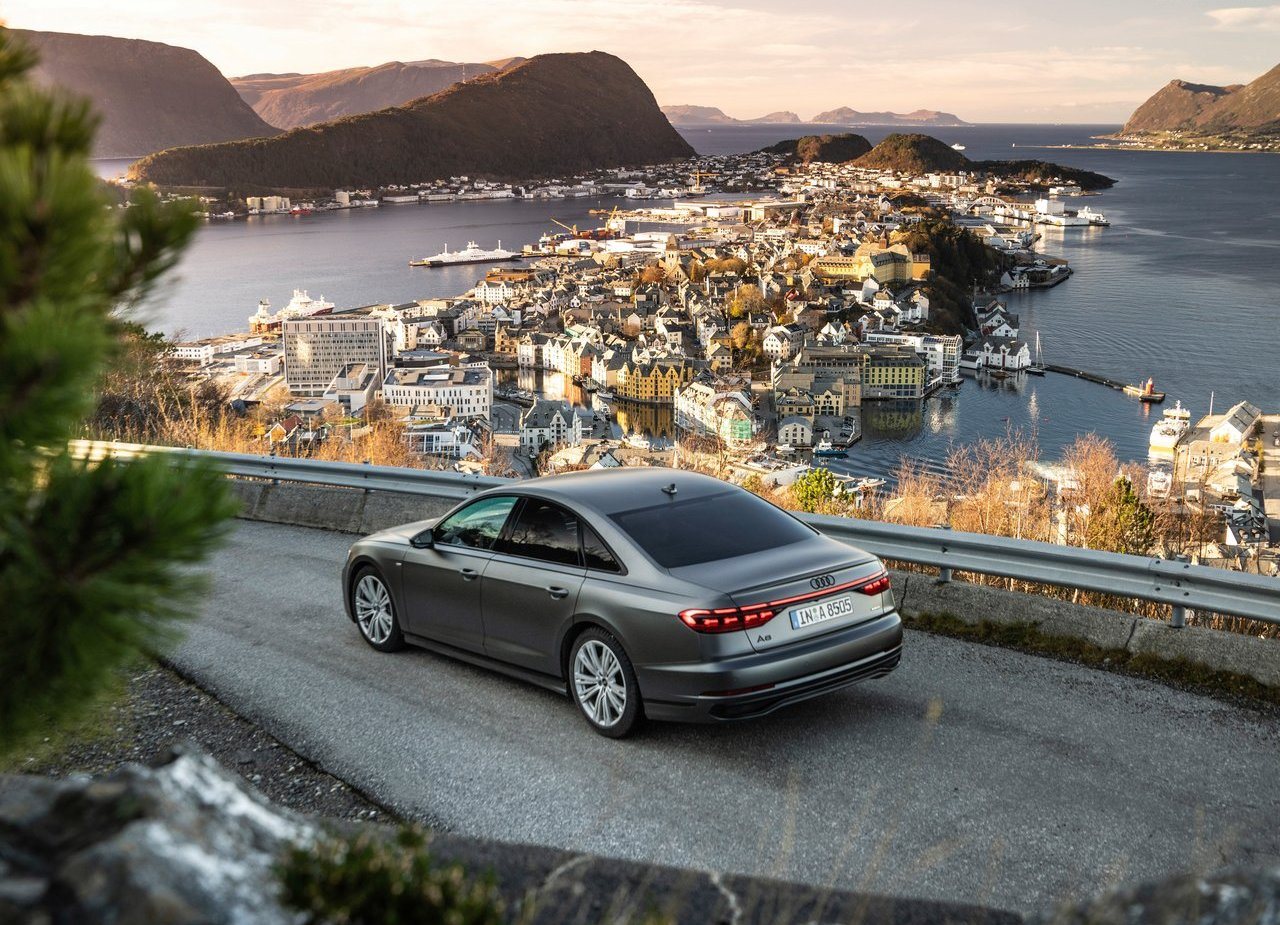 2022 - AUDI A8, foto 16