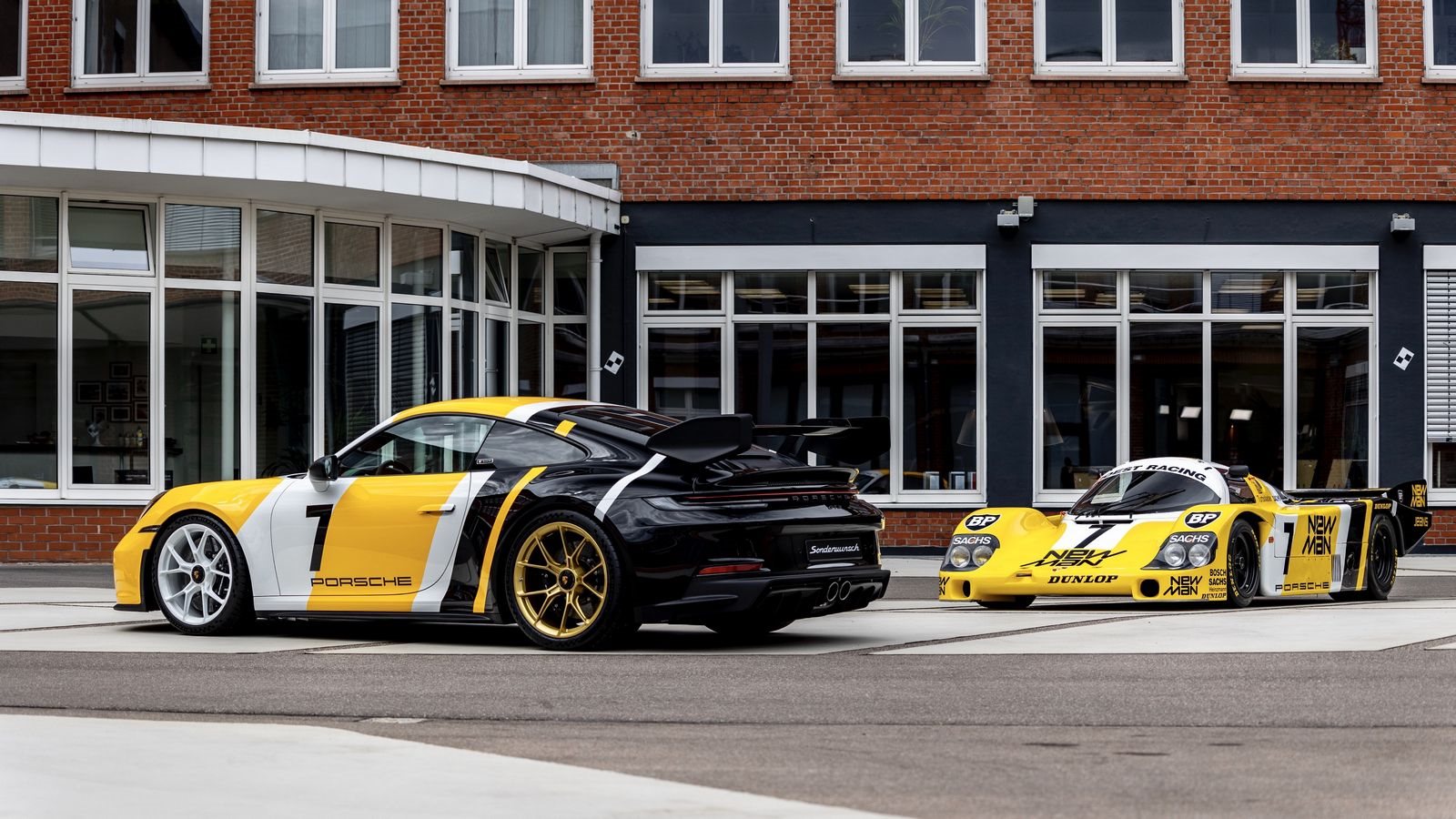 2021 - PORSCHE 911 GT3 BASED ON 956 LE MANS WINNER IN 1985, foto 2