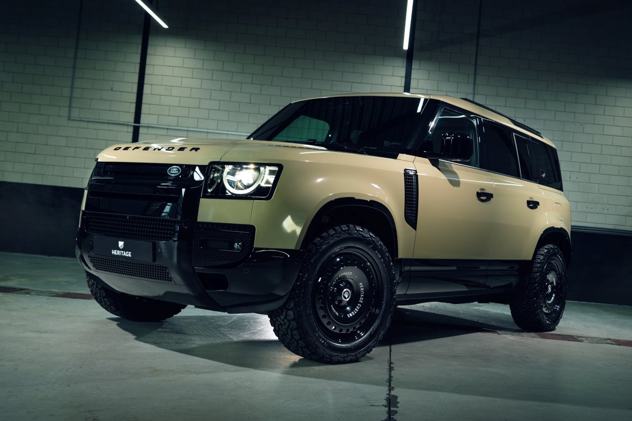 LAND ROVER DEFENDER VALIANCE DAKAR BY HERITAGE CUSTOMS, foto 1
