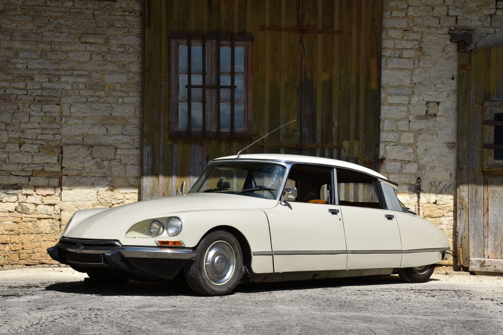 1971 - CITROËN DS 20 PALLAS BLANC MEIGE, foto 1