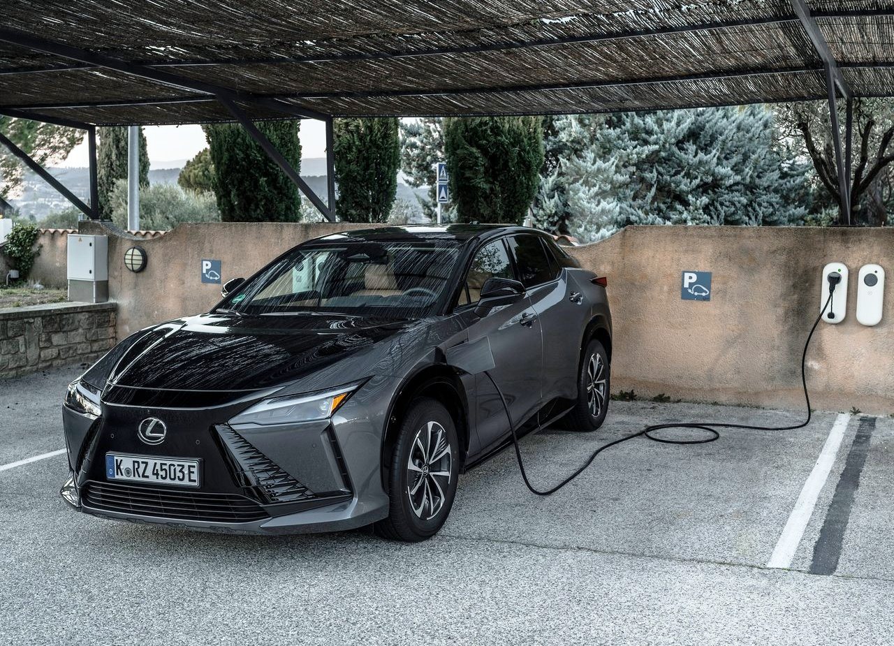 LEXUS RZ 450e, foto 5