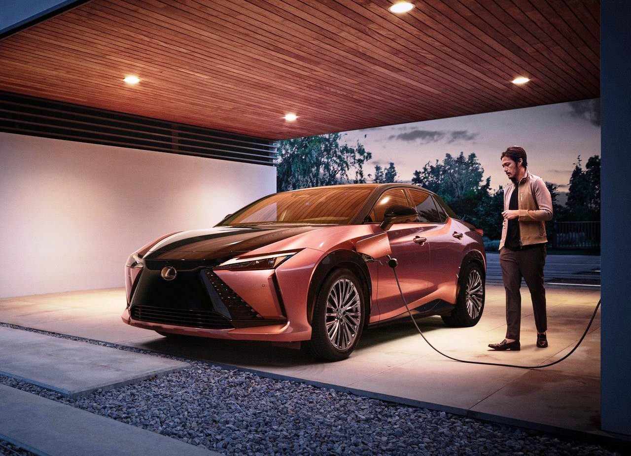 LEXUS RZ 450e, foto 11
