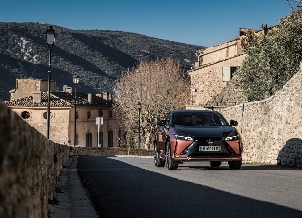 LEXUS RZ 450e, foto 28