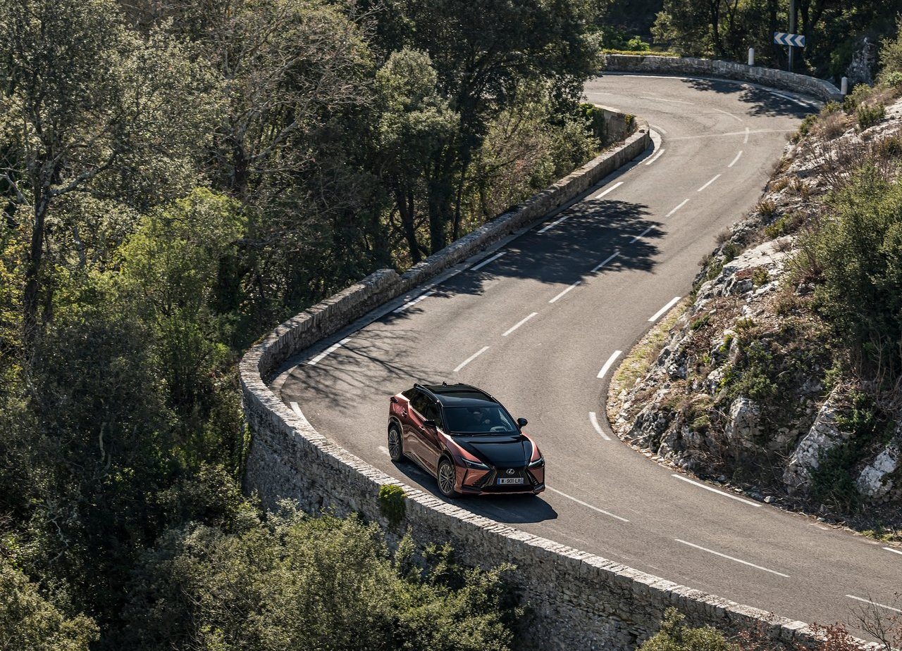 LEXUS RZ 450e, foto 29