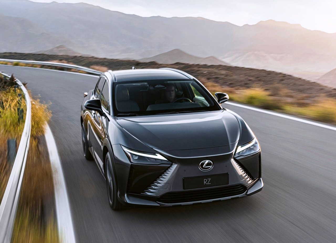 LEXUS RZ 450e, foto 30