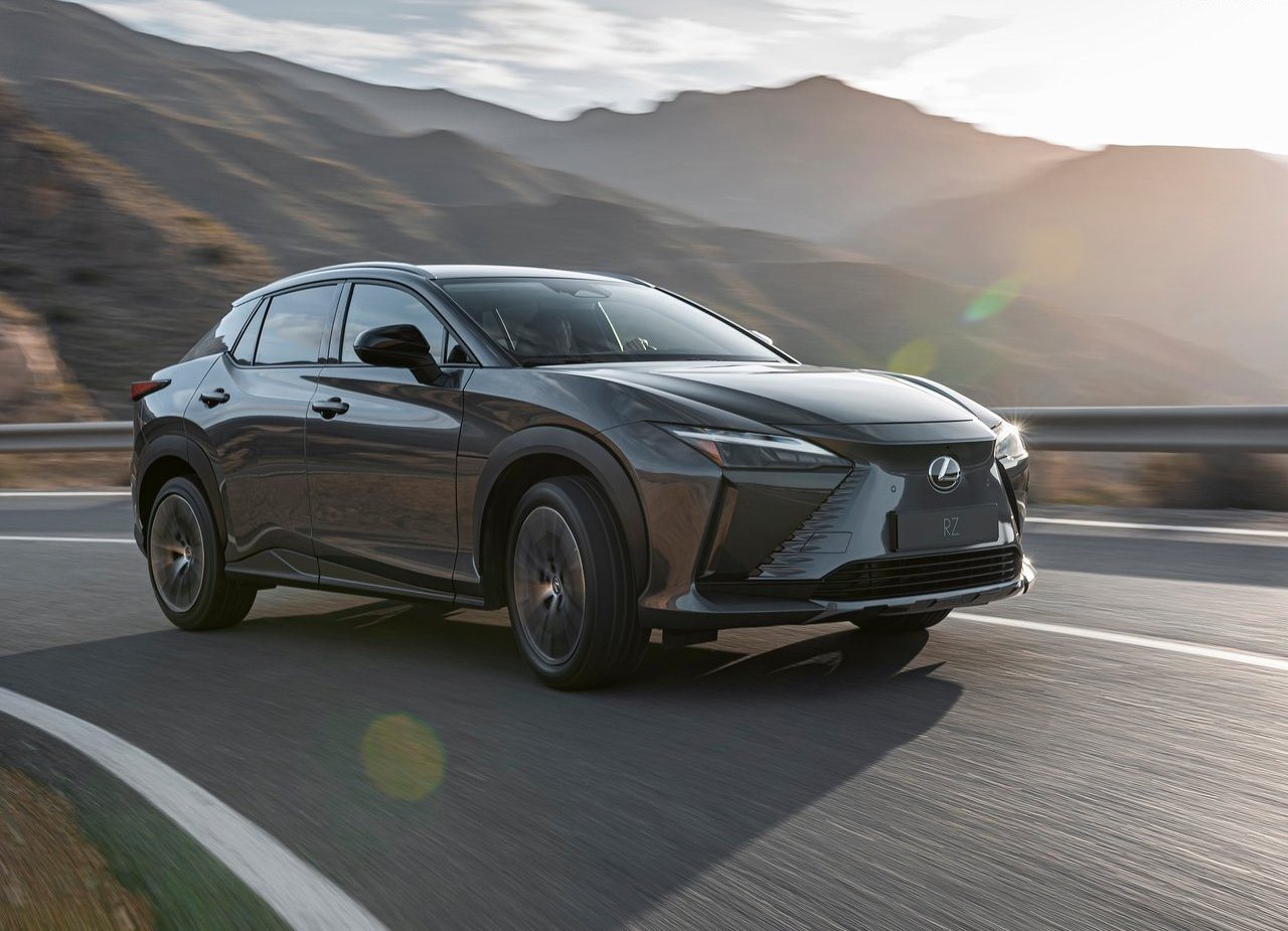 LEXUS RZ 450e, foto 31