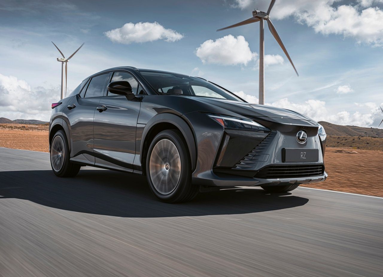 LEXUS RZ 450e, foto 32