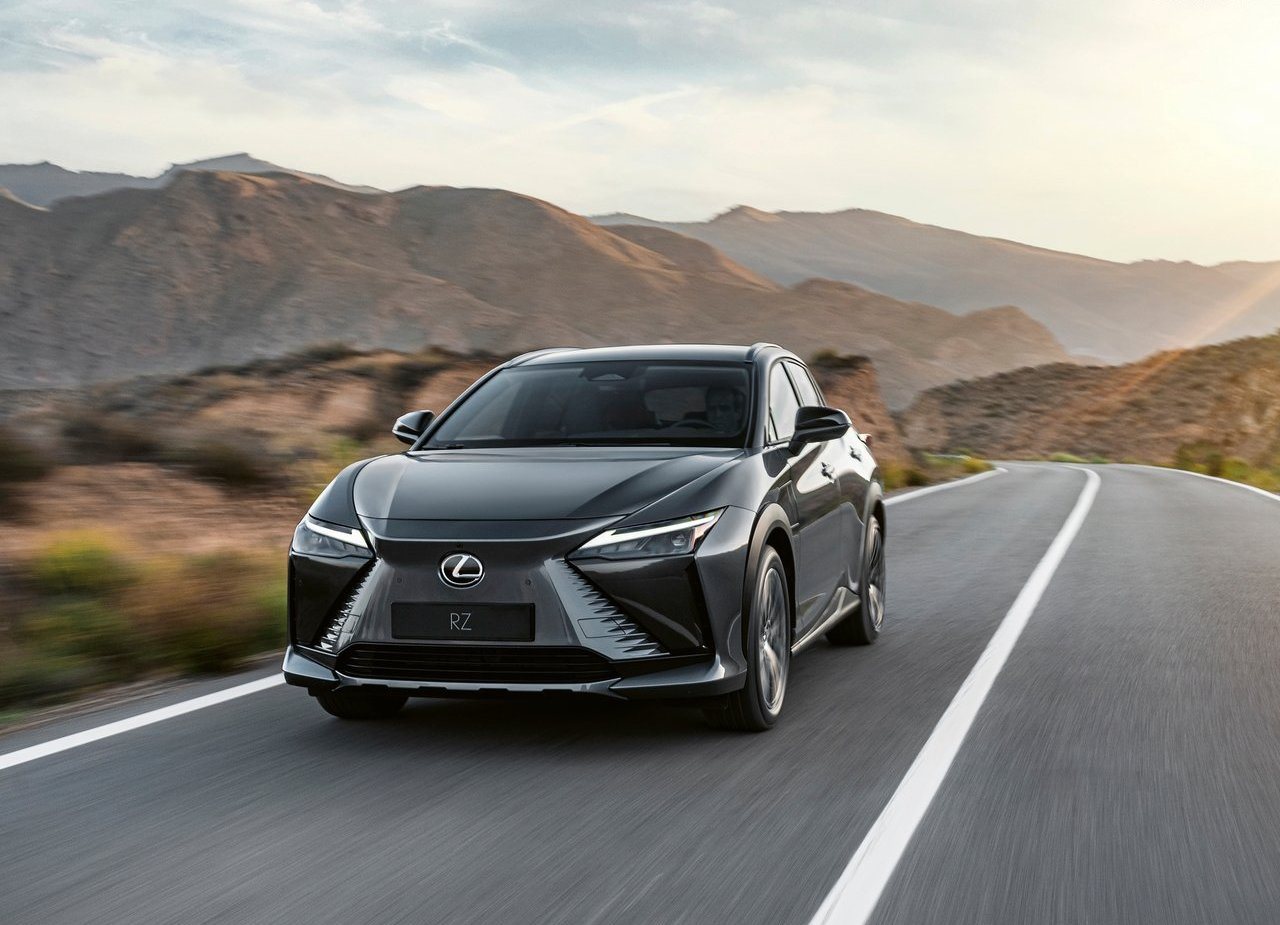 LEXUS RZ 450e, foto 37