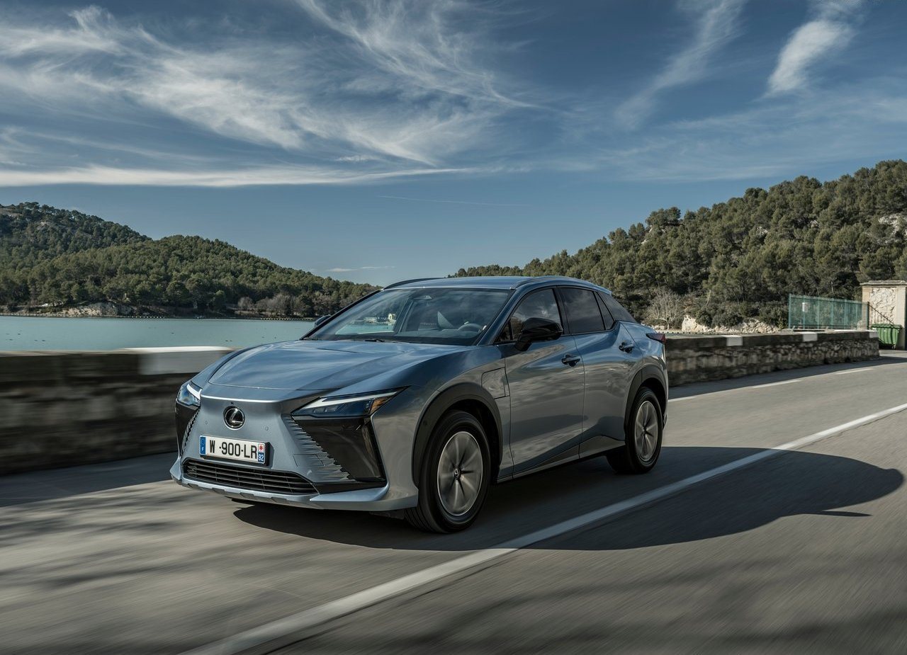 LEXUS RZ 450e, foto 47