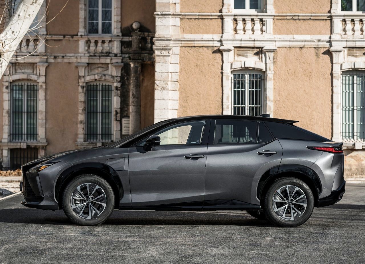 LEXUS RZ 450e, foto 52