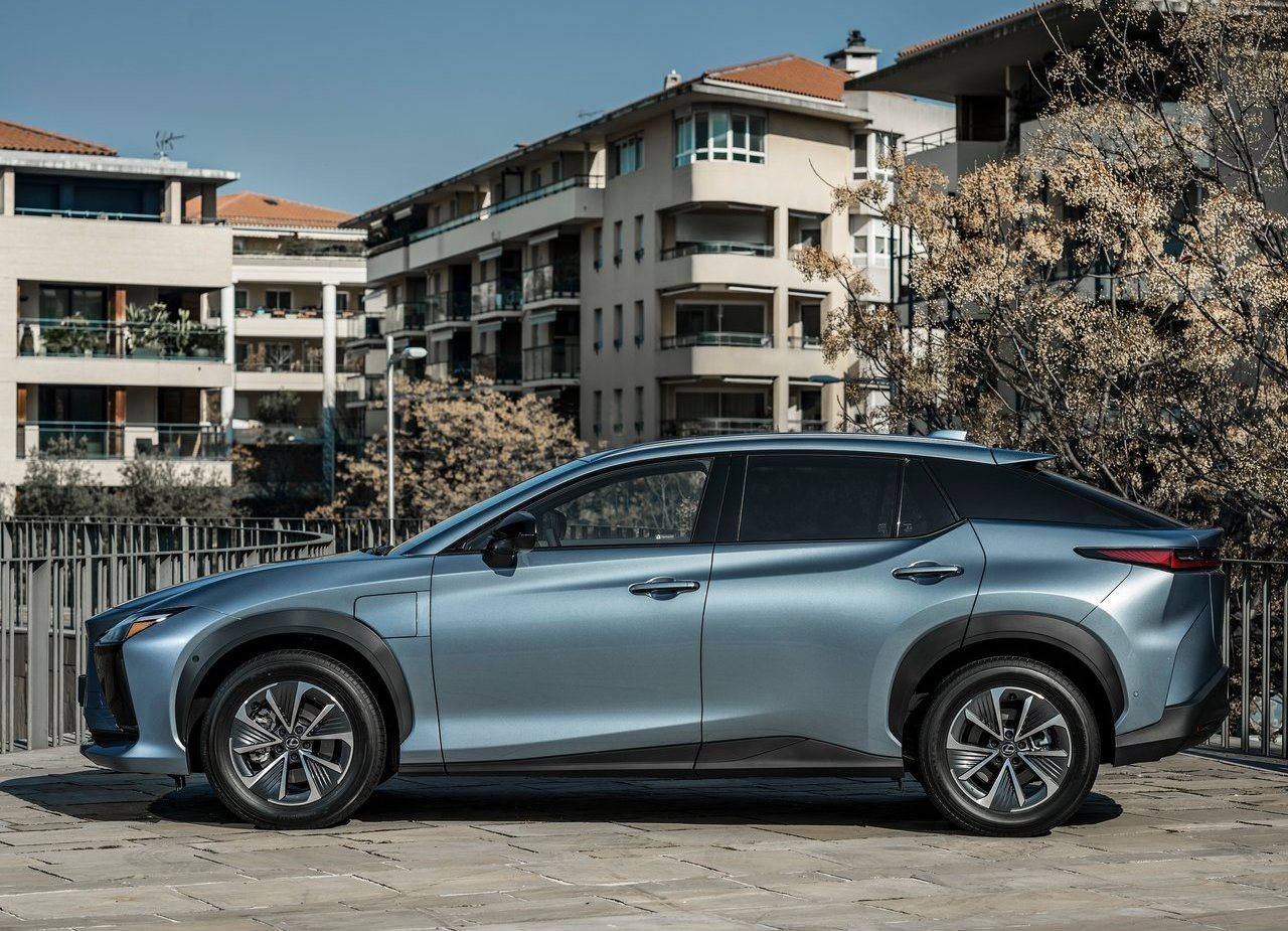 LEXUS RZ 450e, foto 53
