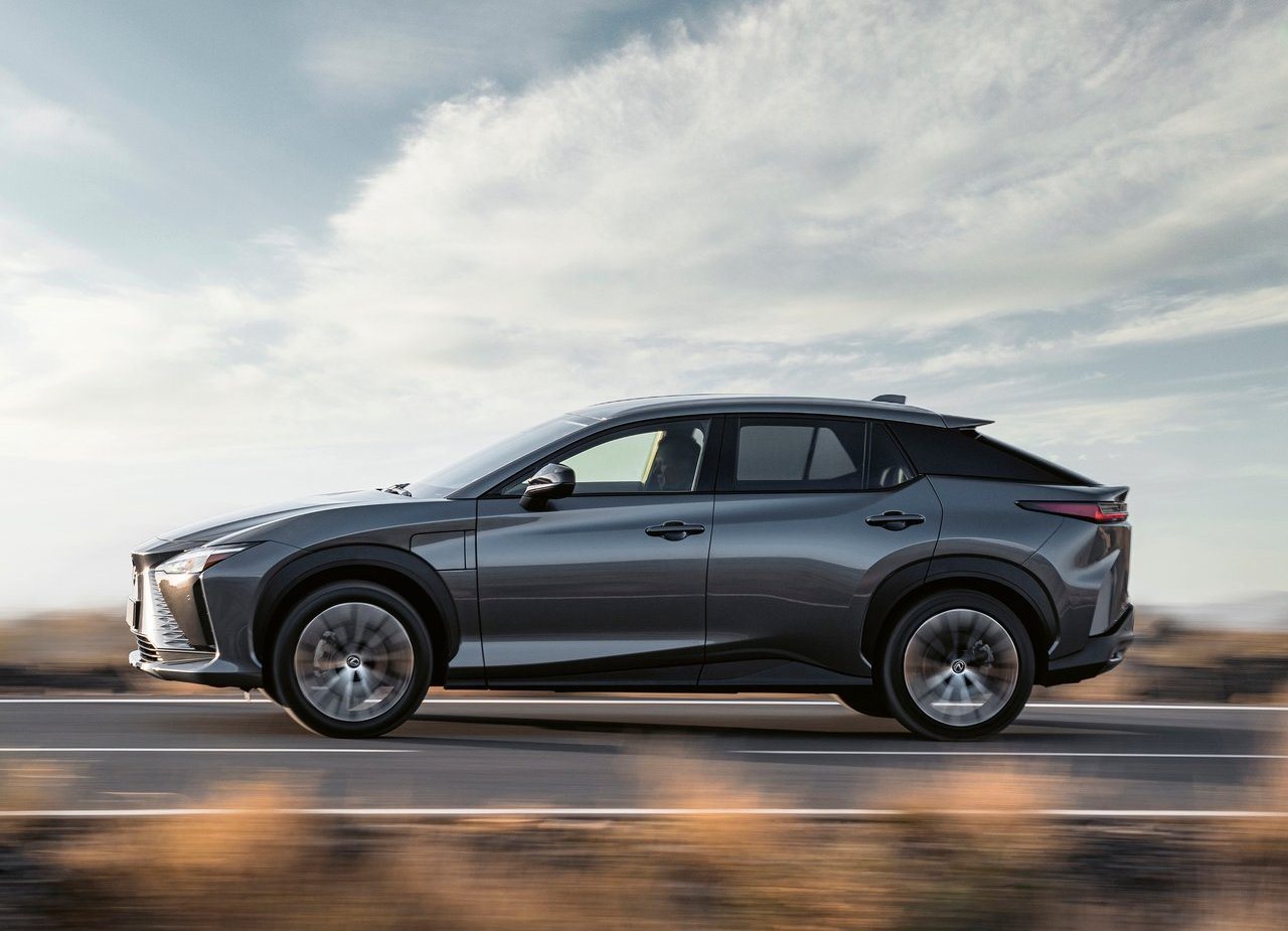 LEXUS RZ 450e, foto 57