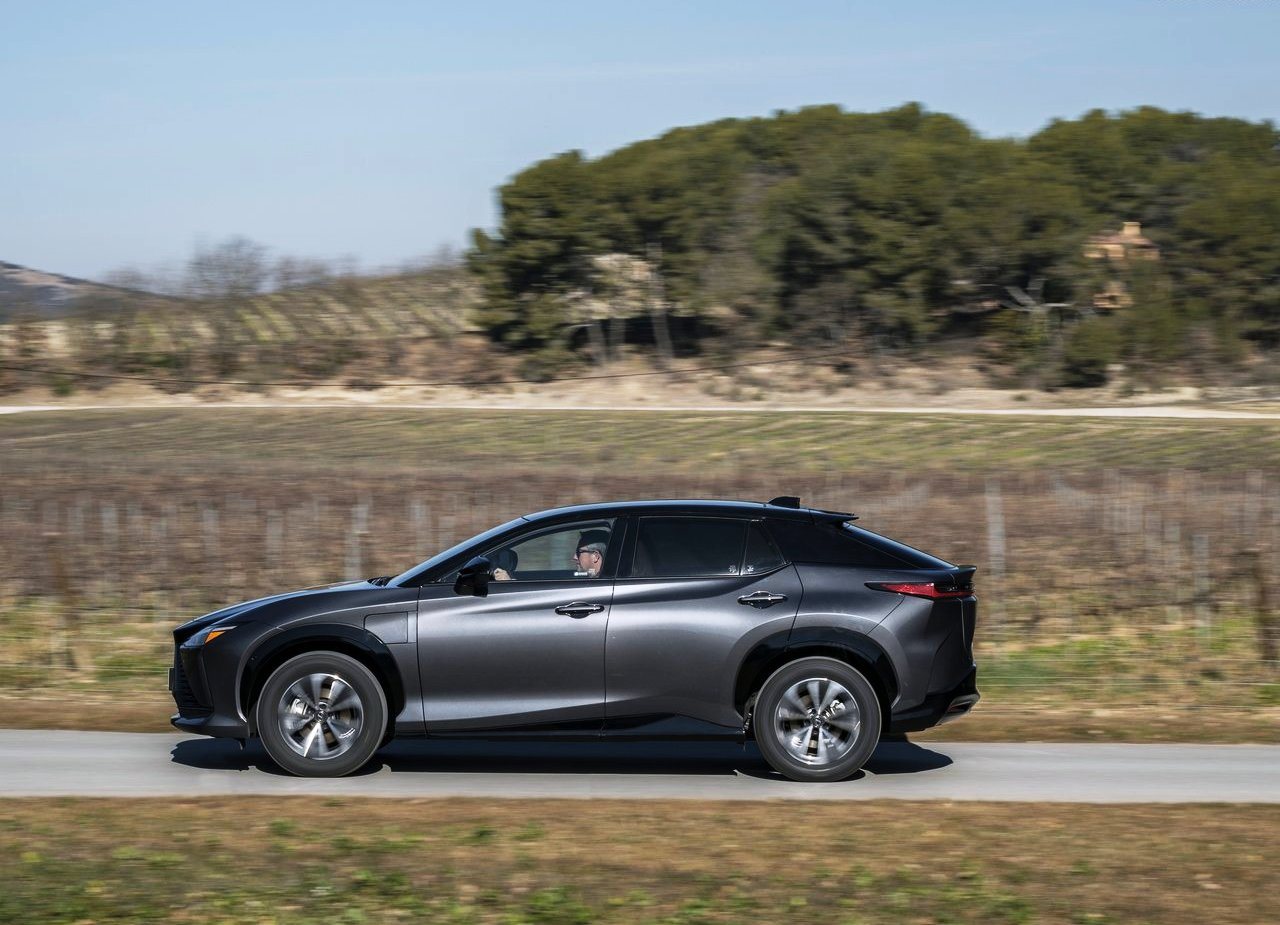 LEXUS RZ 450e, foto 58