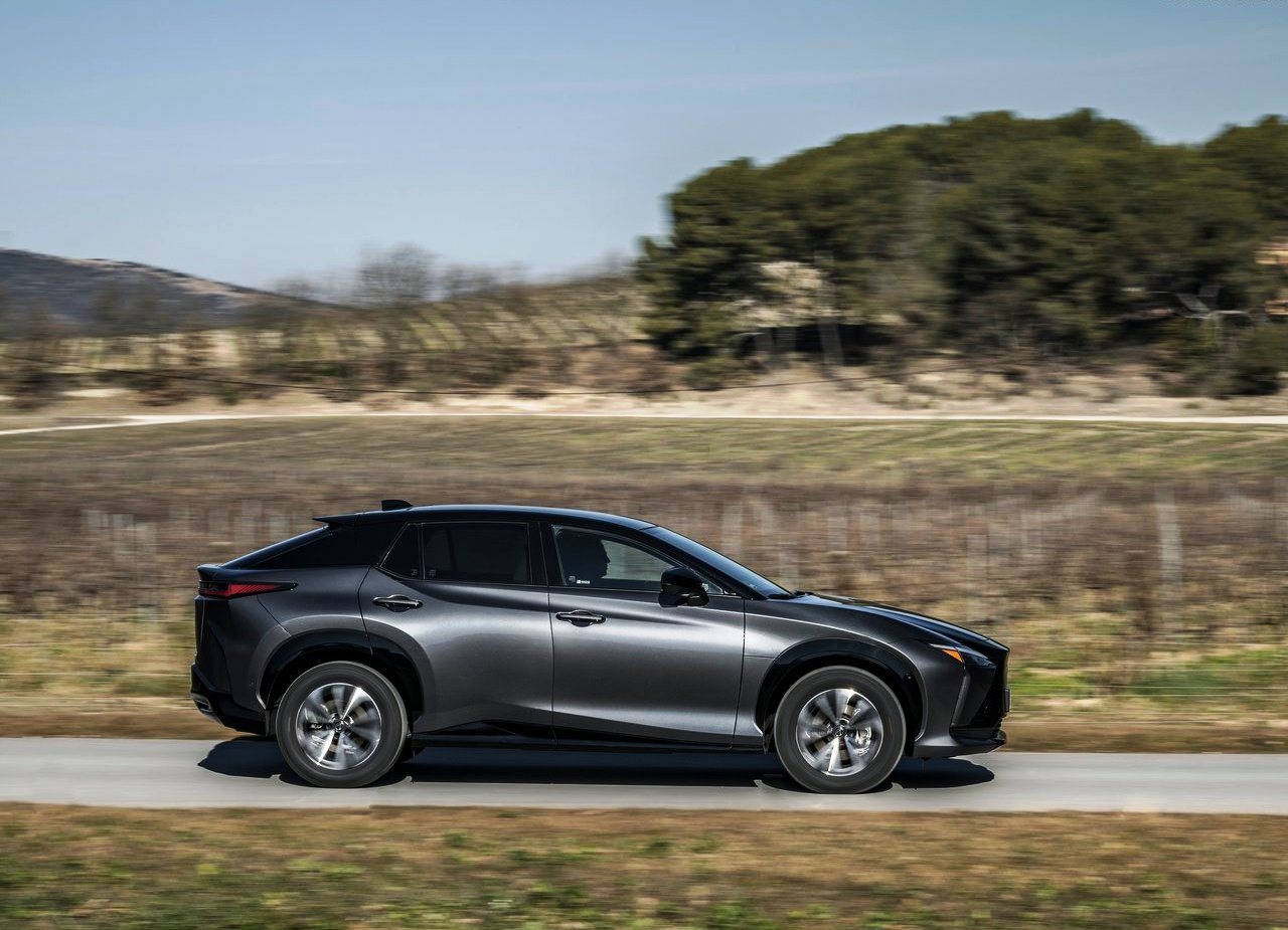 LEXUS RZ 450e, foto 59