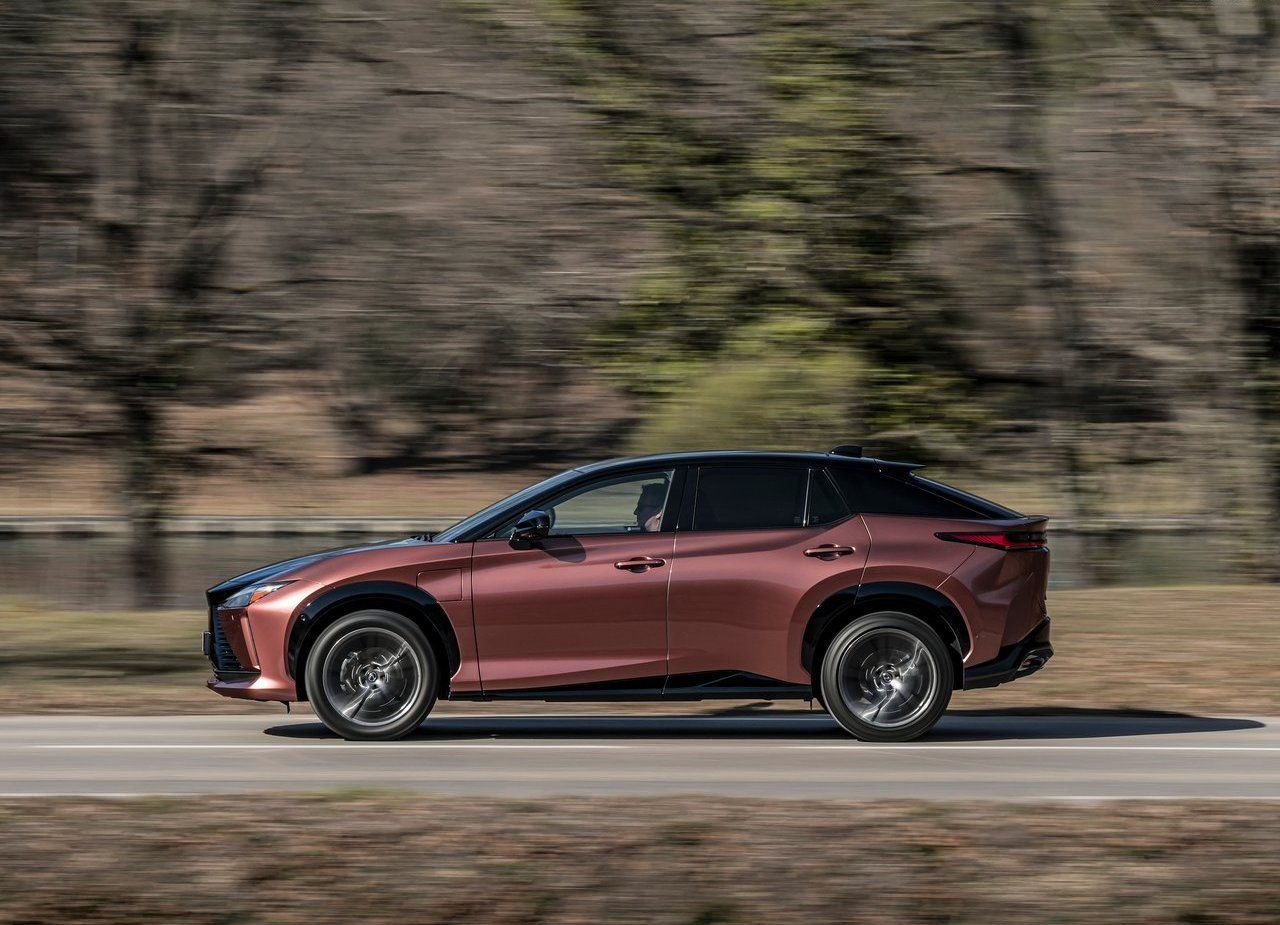 LEXUS RZ 450e, foto 62