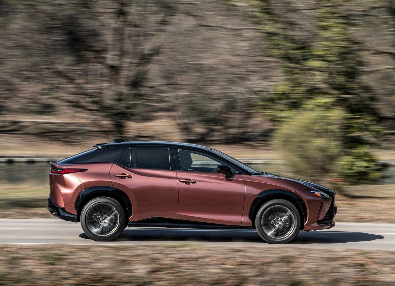 LEXUS RZ 450e, foto 63
