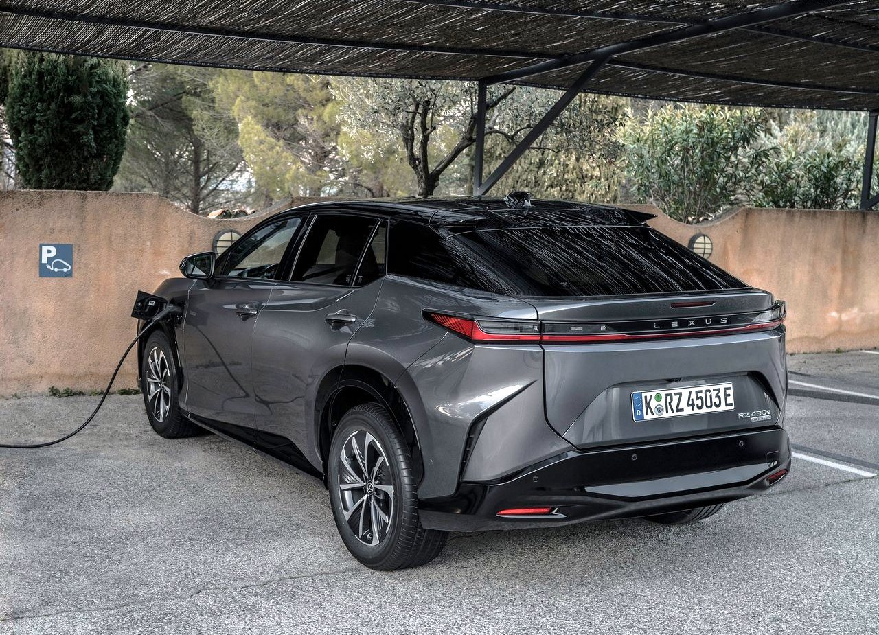 LEXUS RZ 450e, foto 65