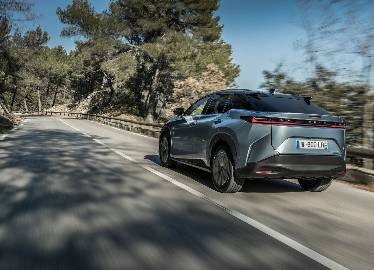 LEXUS RZ 450e, foto 81