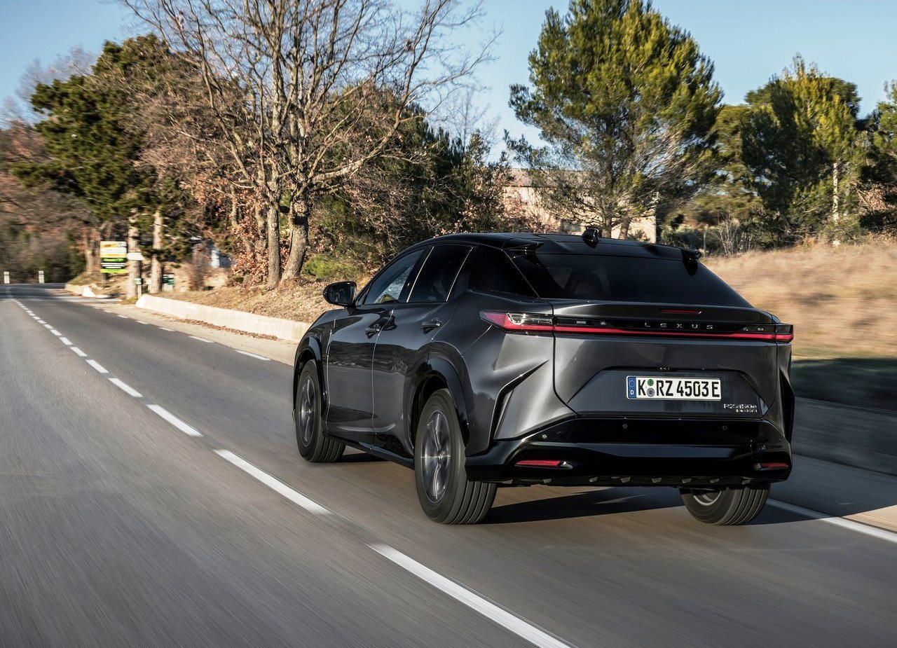 LEXUS RZ 450e, foto 86