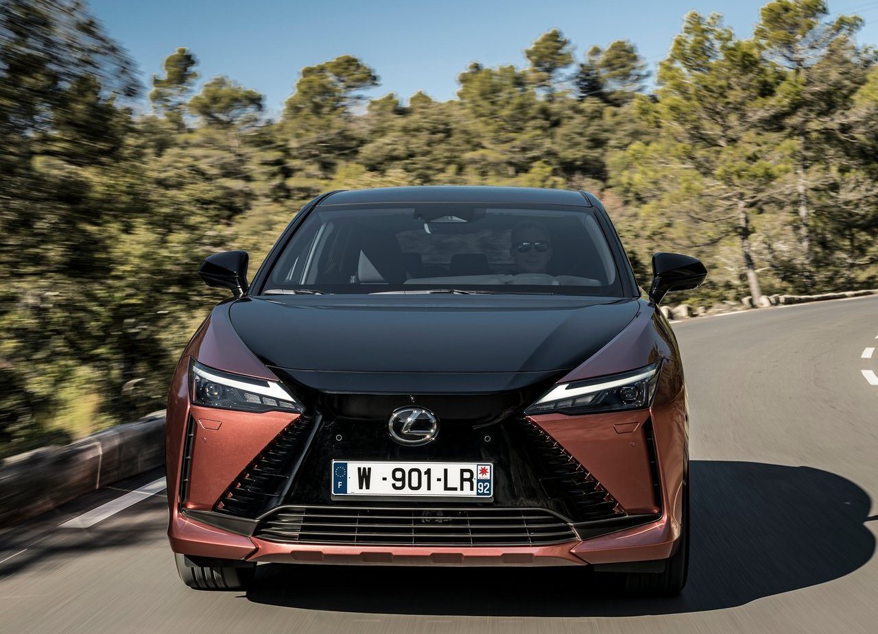 LEXUS RZ 450e, foto 104