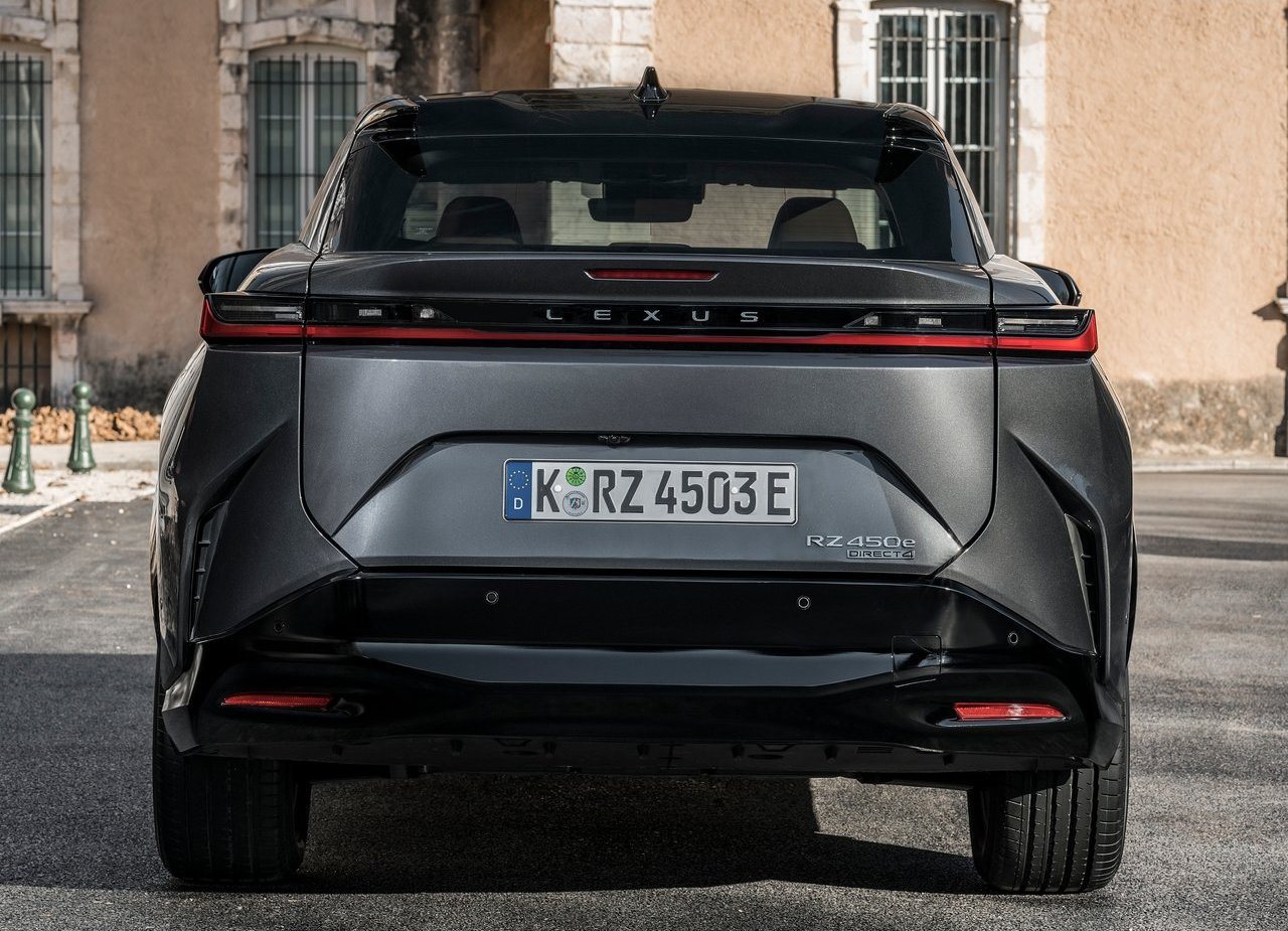 LEXUS RZ 450e, foto 105