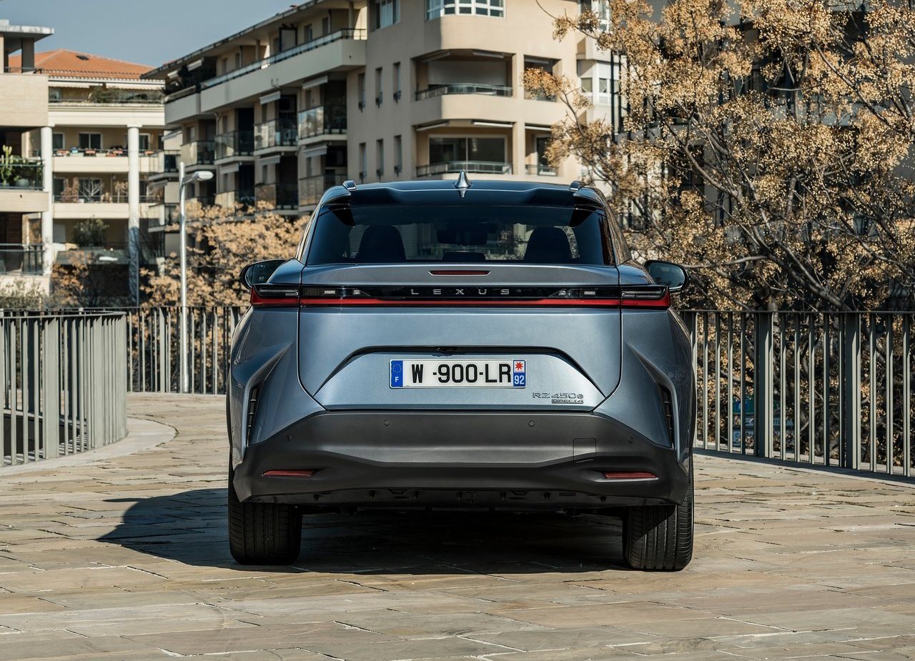 LEXUS RZ 450e, foto 106