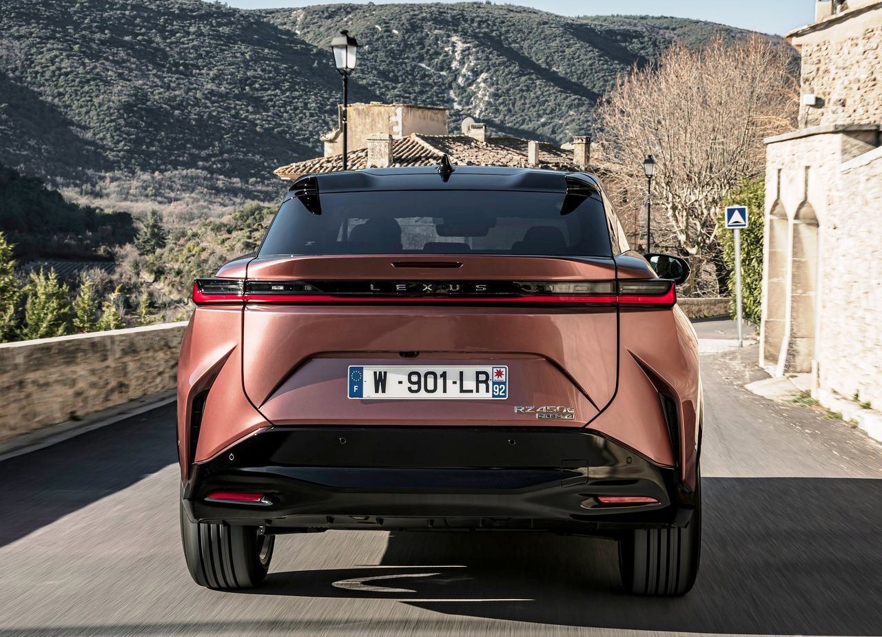 LEXUS RZ 450e, foto 107
