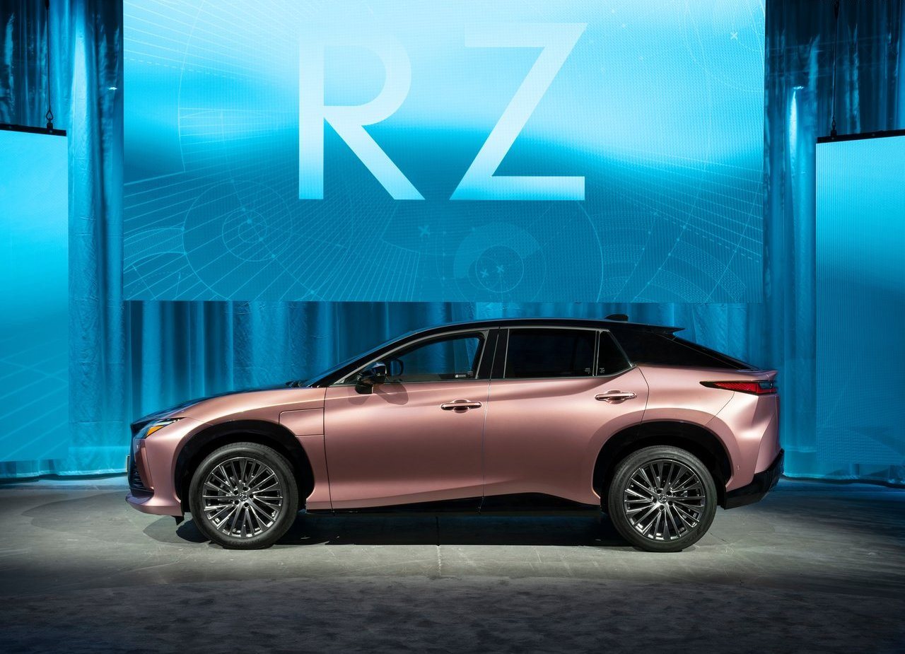 LEXUS RZ 450e, foto 122