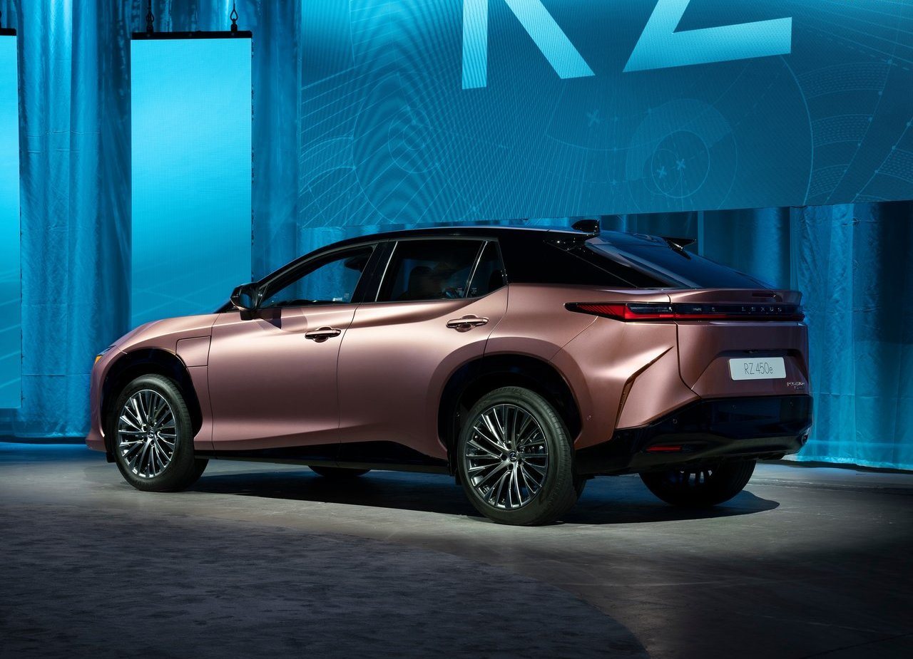 LEXUS RZ 450e, foto 124