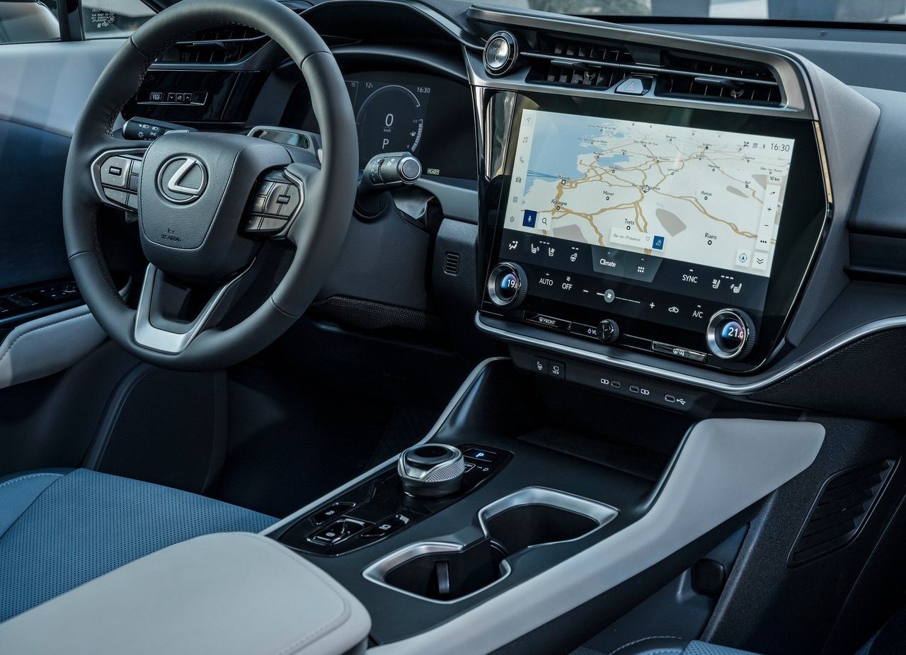 LEXUS RZ 450e, foto 129