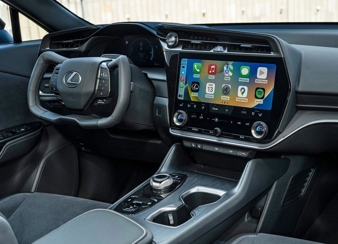LEXUS RZ 450e, foto 131