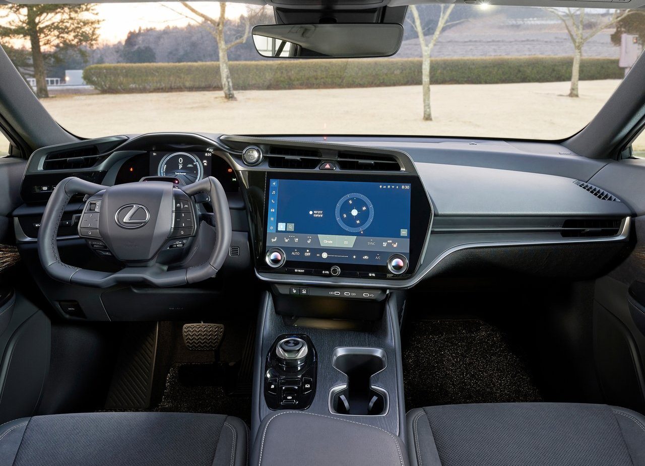 LEXUS RZ 450e, foto 138