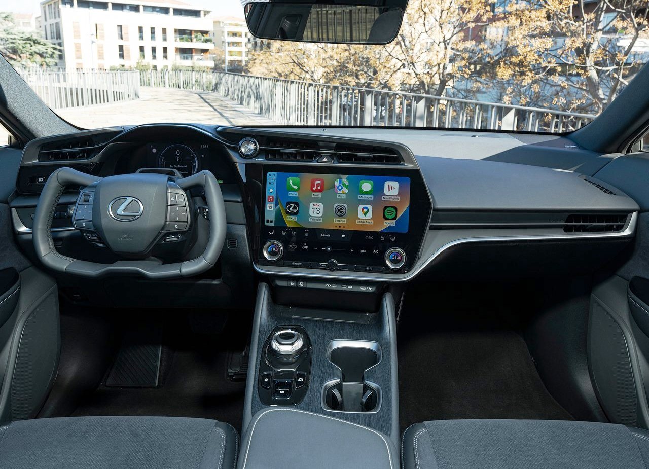 LEXUS RZ 450e, foto 139