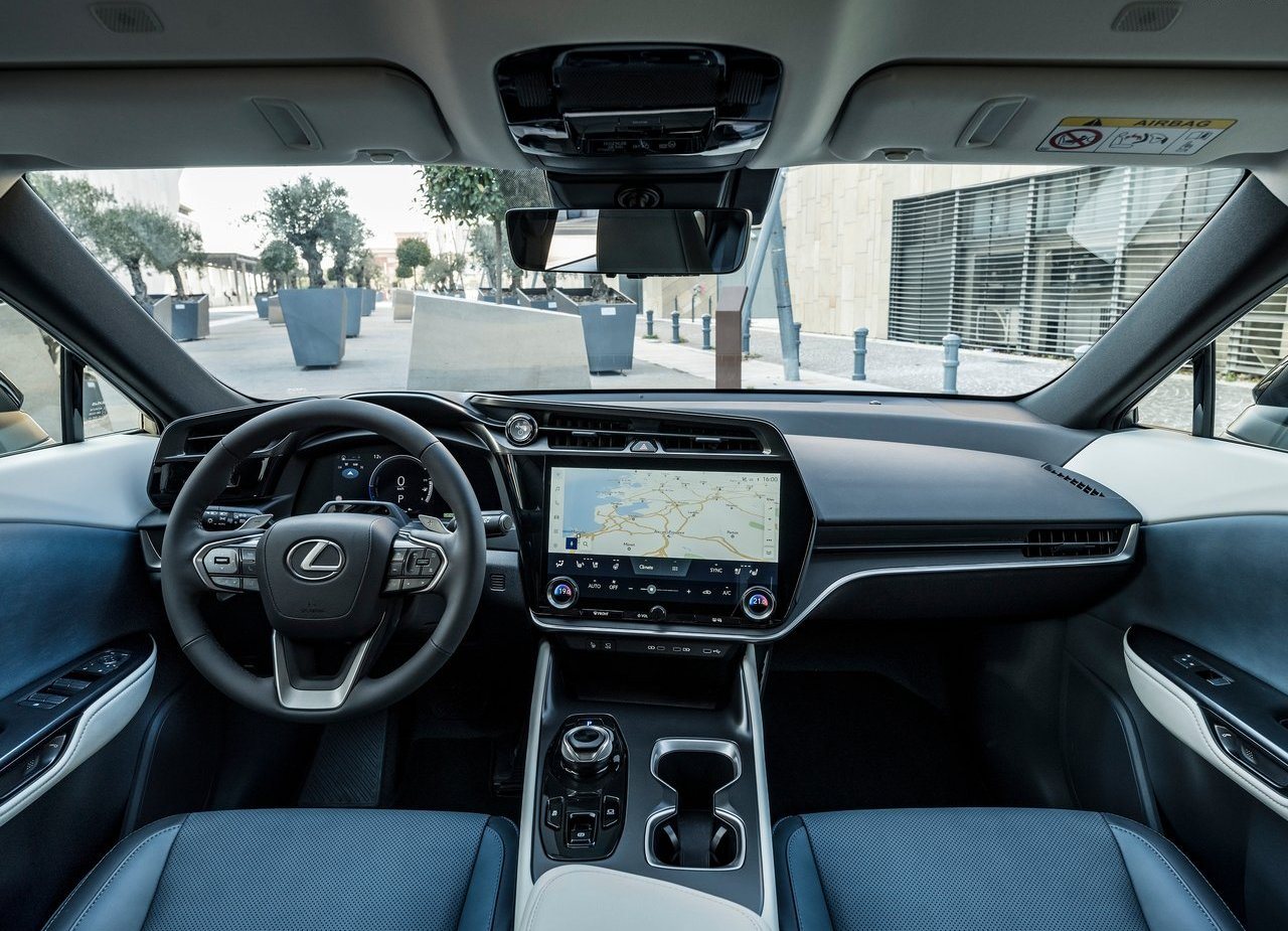 LEXUS RZ 450e, foto 144