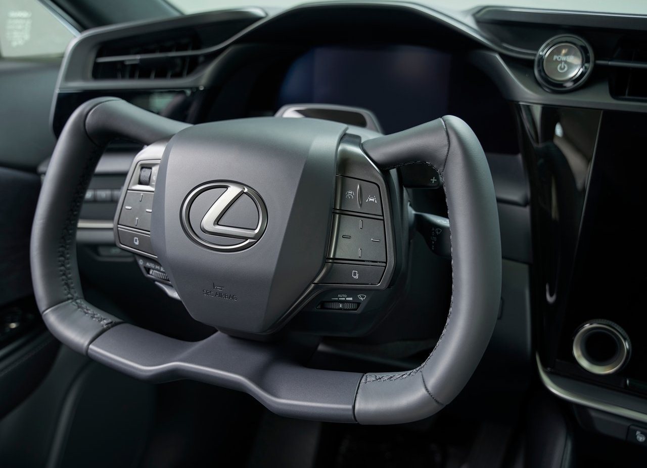 LEXUS RZ 450e, foto 145