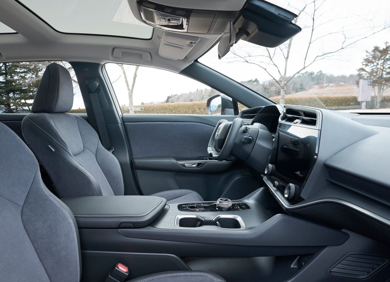 LEXUS RZ 450e, foto 150