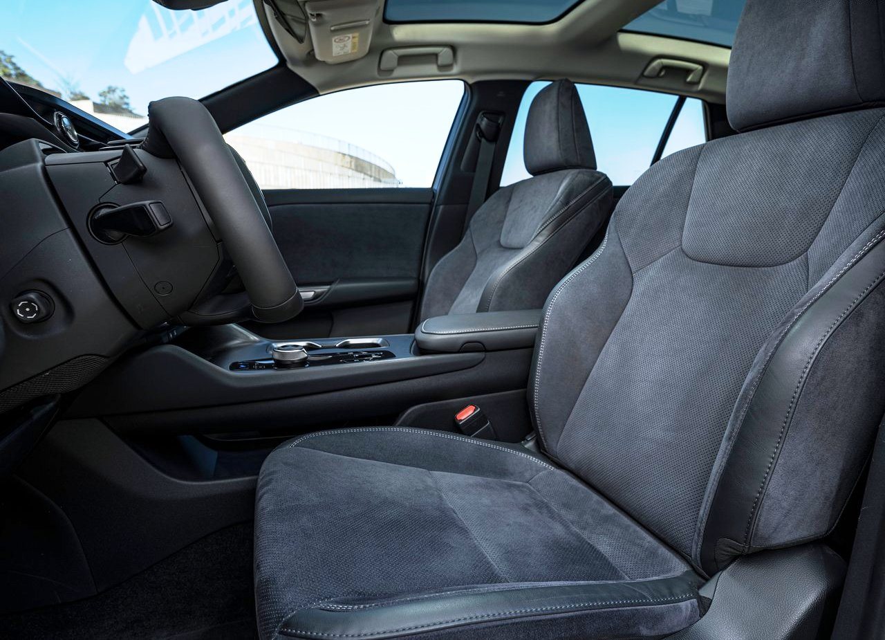 LEXUS RZ 450e, foto 152