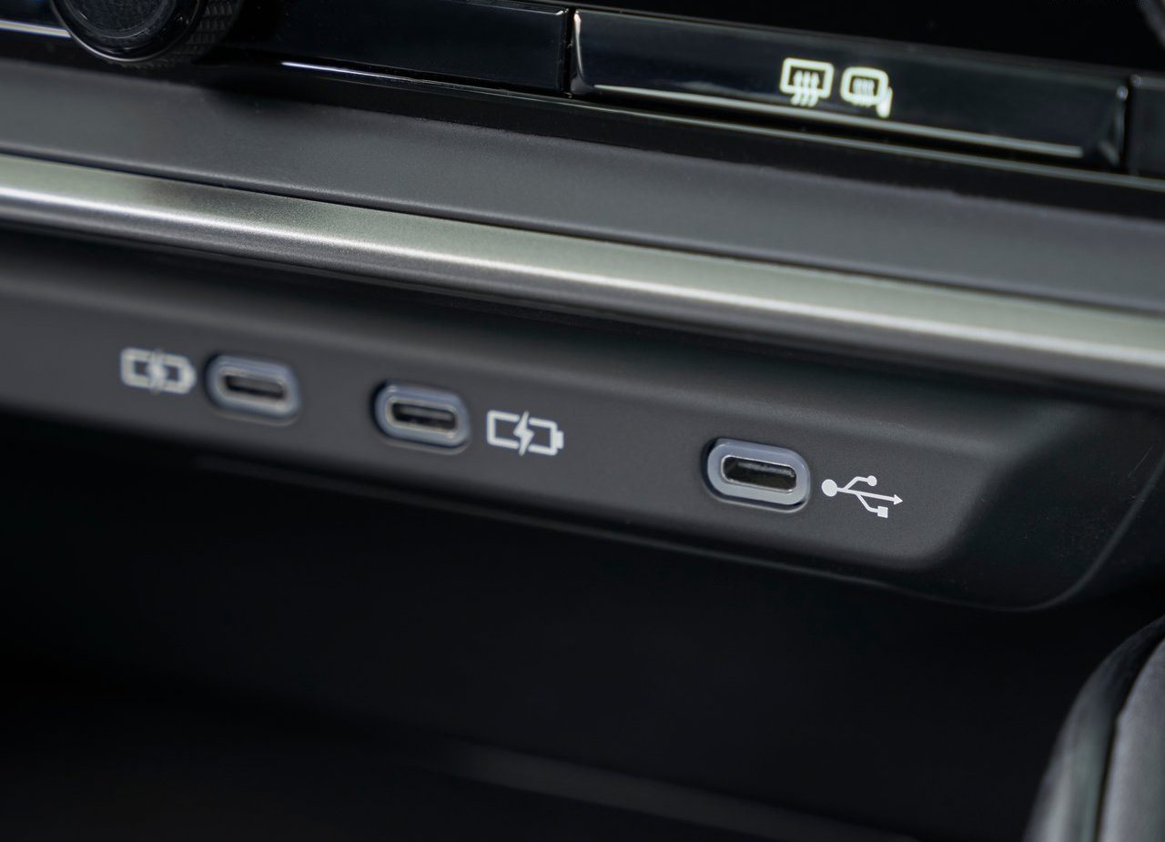LEXUS RZ 450e, foto 168