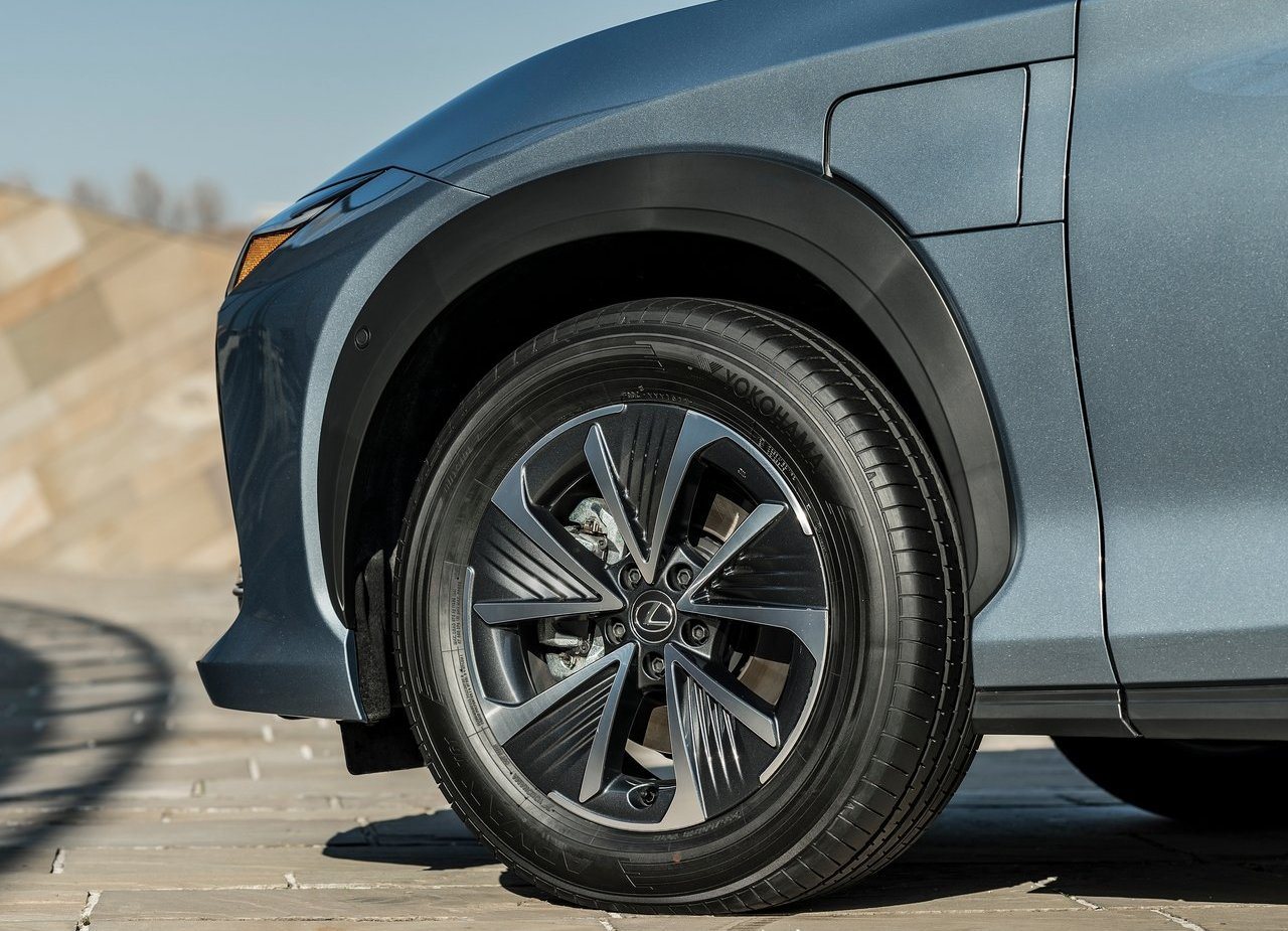 LEXUS RZ 450e, foto 206